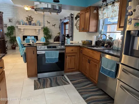 913 Dupont Street NE Palm Bay FL 32907