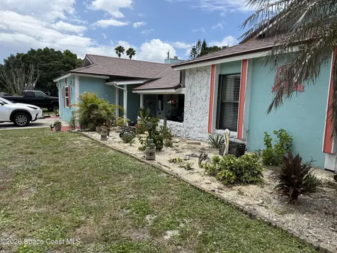 913 Dupont Street NE Palm Bay FL 32907