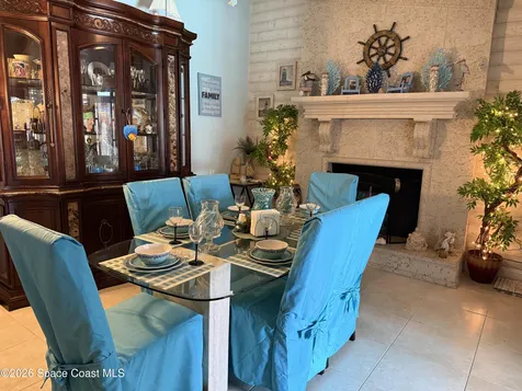913 Dupont Street NE Palm Bay FL 32907
