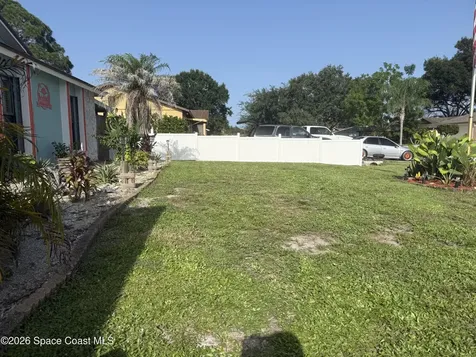 913 Dupont Street NE Palm Bay FL 32907