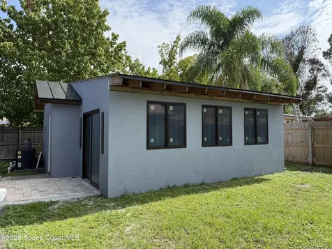 913 Dupont Street NE Palm Bay FL 32907