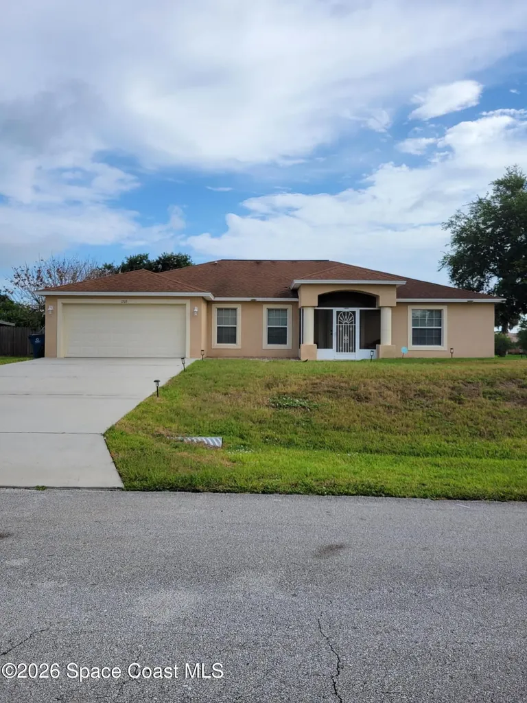 1703 Valcourt Street NW Palm Bay FL 32907