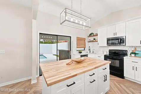 429 Maple Bluff Circle Melbourne FL 32940
