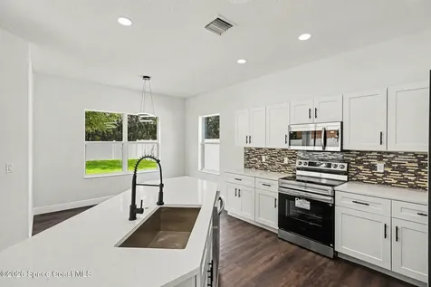 2030 Bridgeport Circle Rockledge FL 32955