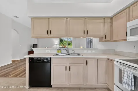 560 Greenleaf Lane Titusville FL 32780