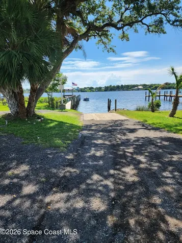 9581 Parker Drive Micco FL 32976
