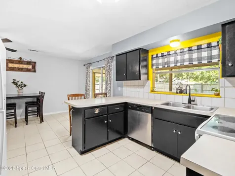 674 Antigua Street NE Palm Bay FL 32907