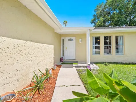 674 Antigua Street NE Palm Bay FL 32907