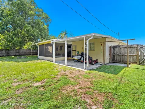 674 Antigua Street NE Palm Bay FL 32907