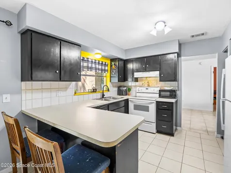 674 Antigua Street NE Palm Bay FL 32907