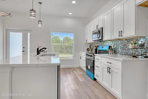 601 Yardley Street SW Palm Bay FL 32908