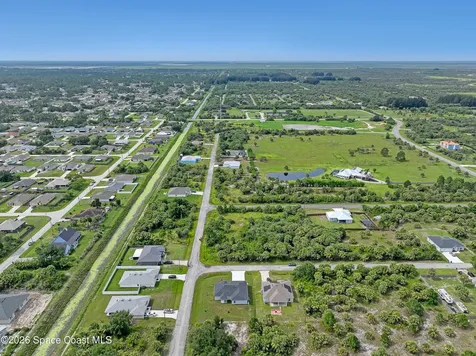 601 Yardley Street SW Palm Bay FL 32908