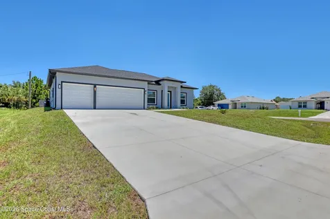 601 Yardley Street SW Palm Bay FL 32908