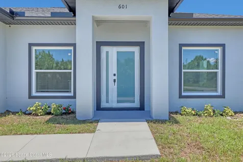 601 Yardley Street SW Palm Bay FL 32908