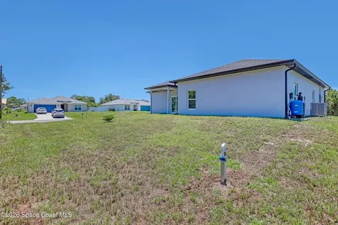 601 Yardley Street SW Palm Bay FL 32908