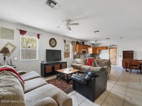 6055 7th Place Vero Beach FL 32968
