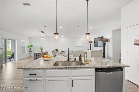 527 Glaspell Circle SE Palm Bay FL 32909