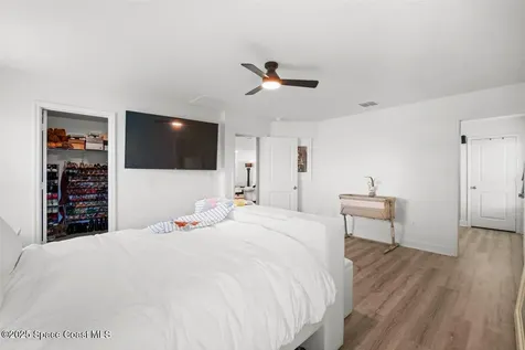 527 Glaspell Circle SE Palm Bay FL 32909
