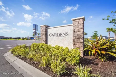527 Glaspell Circle SE Palm Bay FL 32909