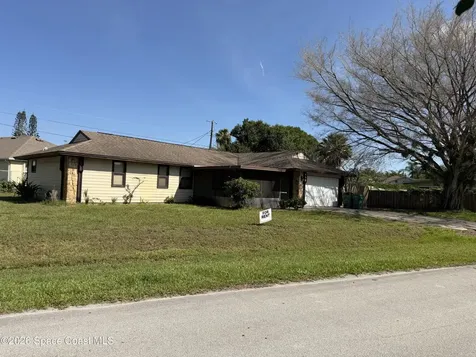 450 Columbus Street Sebastian FL 32958