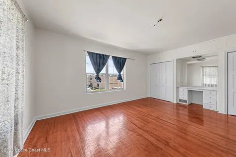 1008 E Strawbridge Avenue Melbourne FL 32901