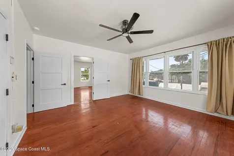 1008 E Strawbridge Avenue Melbourne FL 32901