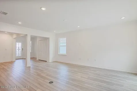 1927 Travelers Palm Drive Edgewater FL 32141