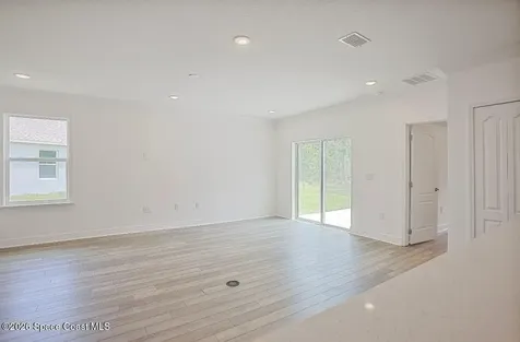 1927 Travelers Palm Drive Edgewater FL 32141
