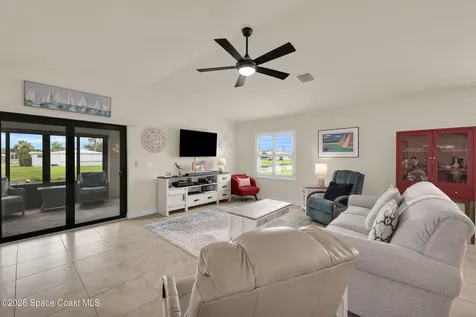 22 Alta Loma Port St. Lucie FL 34952