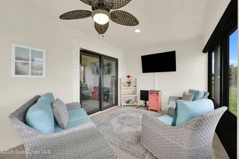 22 Alta Loma Port St. Lucie FL 34952