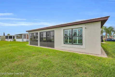 22 Alta Loma Port St. Lucie FL 34952