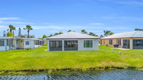22 Alta Loma Port St. Lucie FL 34952