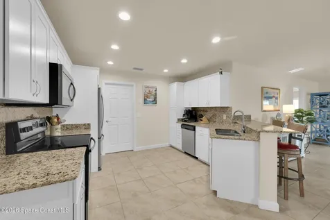 22 Alta Loma Port St. Lucie FL 34952