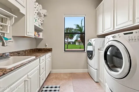 1553 Nome Lane Malabar FL 32950