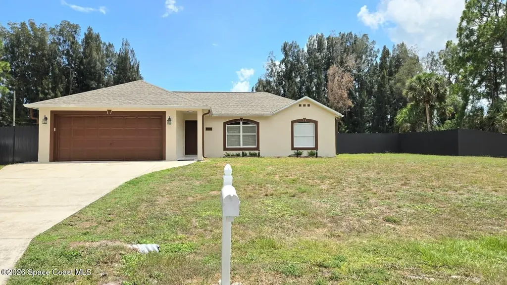 580 Harrisburg Street SW Palm Bay FL 32908