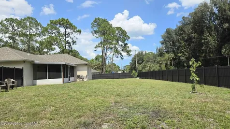 580 Harrisburg Street SW Palm Bay FL 32908