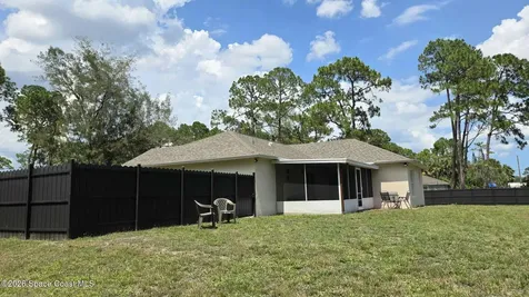 580 Harrisburg Street SW Palm Bay FL 32908