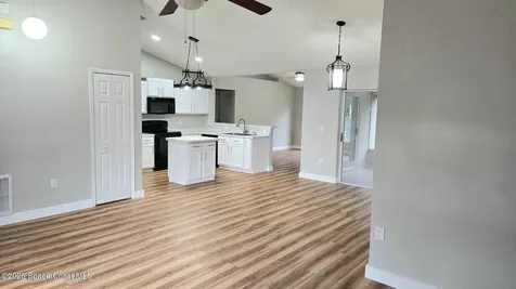580 Harrisburg Street SW Palm Bay FL 32908
