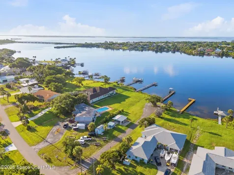 9931 Oak Street Sebastian FL 32976