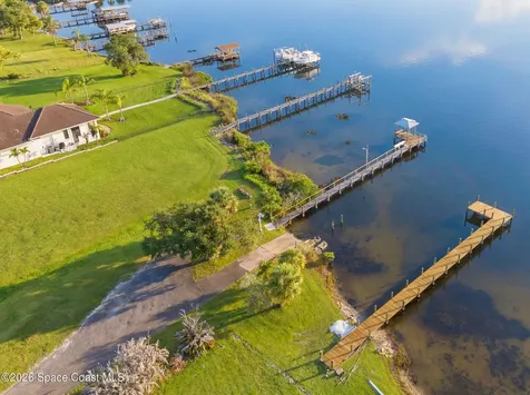 9931 Oak Street Sebastian FL 32976