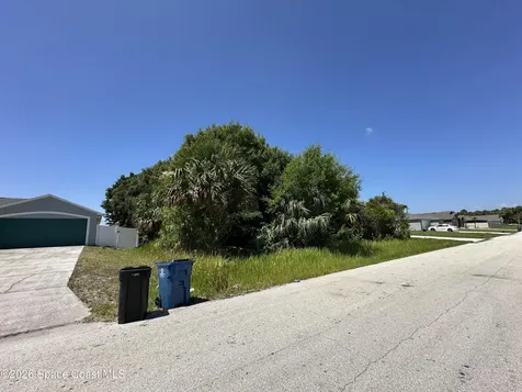 462 Hamy Street SW Palm Bay FL 32908