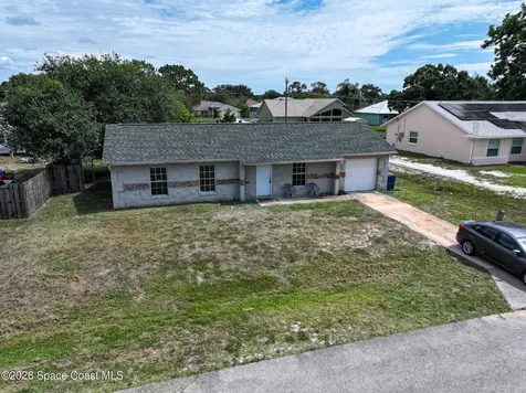 643 Binney Street NE Palm Bay FL 32907