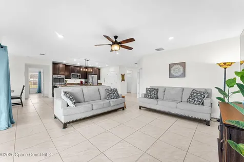 4851 Pearl Lake Court Kissimmee FL 34758