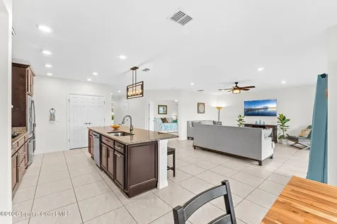 4851 Pearl Lake Court Kissimmee FL 34758