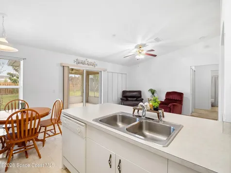 867 Fairhaven Street NE Palm Bay FL 32907