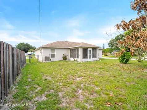 867 Fairhaven Street NE Palm Bay FL 32907