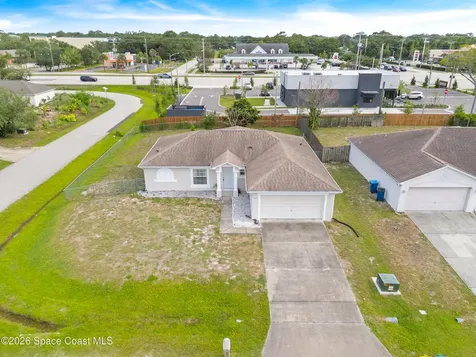 867 Fairhaven Street NE Palm Bay FL 32907