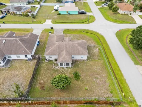 867 Fairhaven Street NE Palm Bay FL 32907