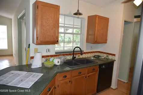 988 Hunt Street NW Palm Bay FL 32907