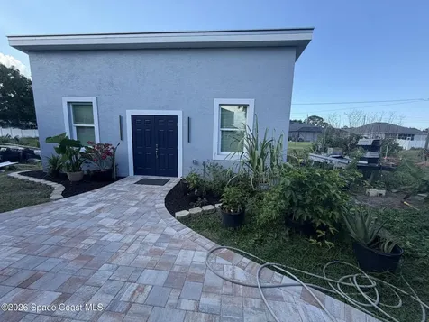 433 Crystalmist Road NW Palm Bay FL 32907